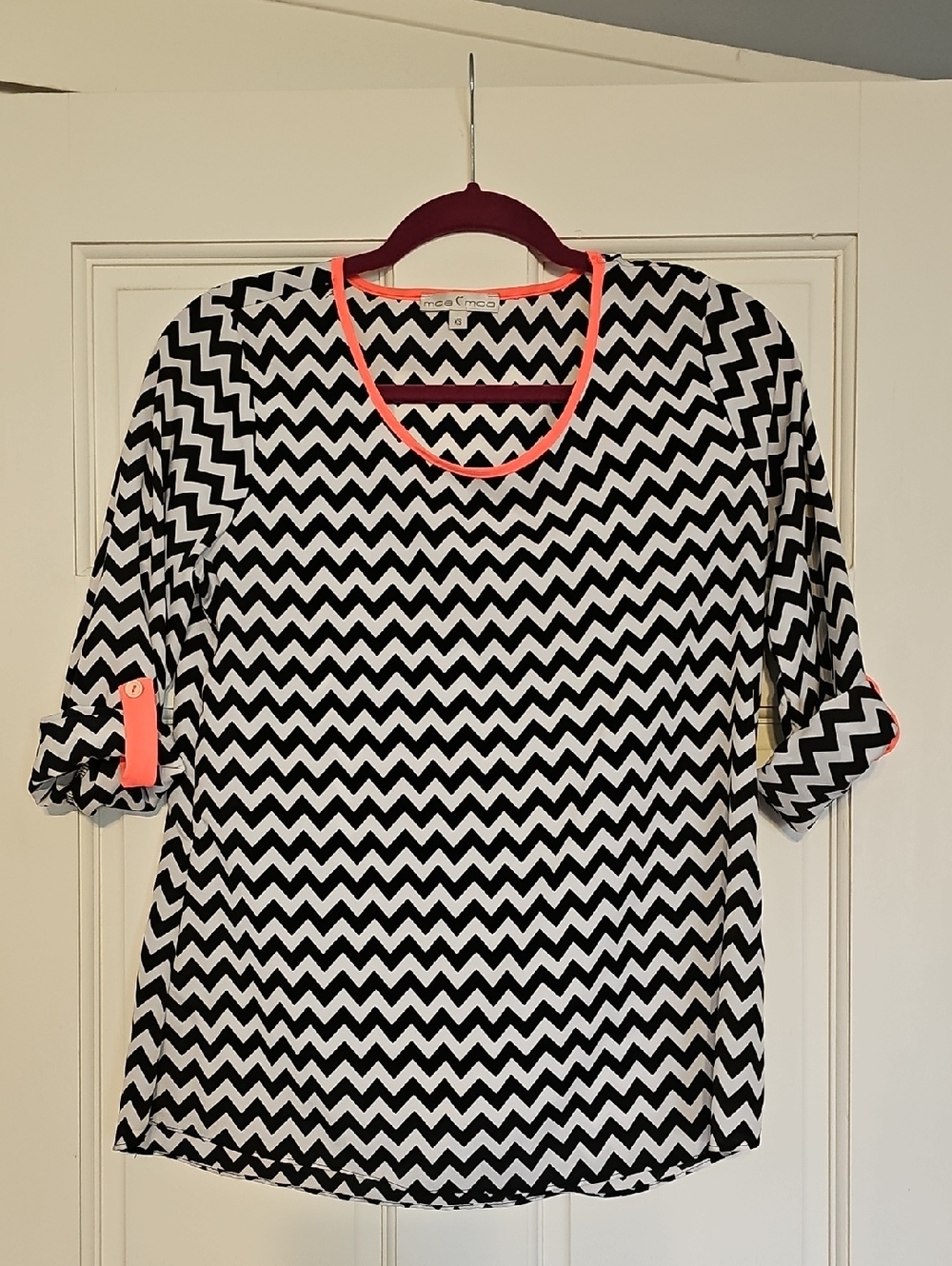Moa Moa Black & White Chevron Top with Neon Pink Trim